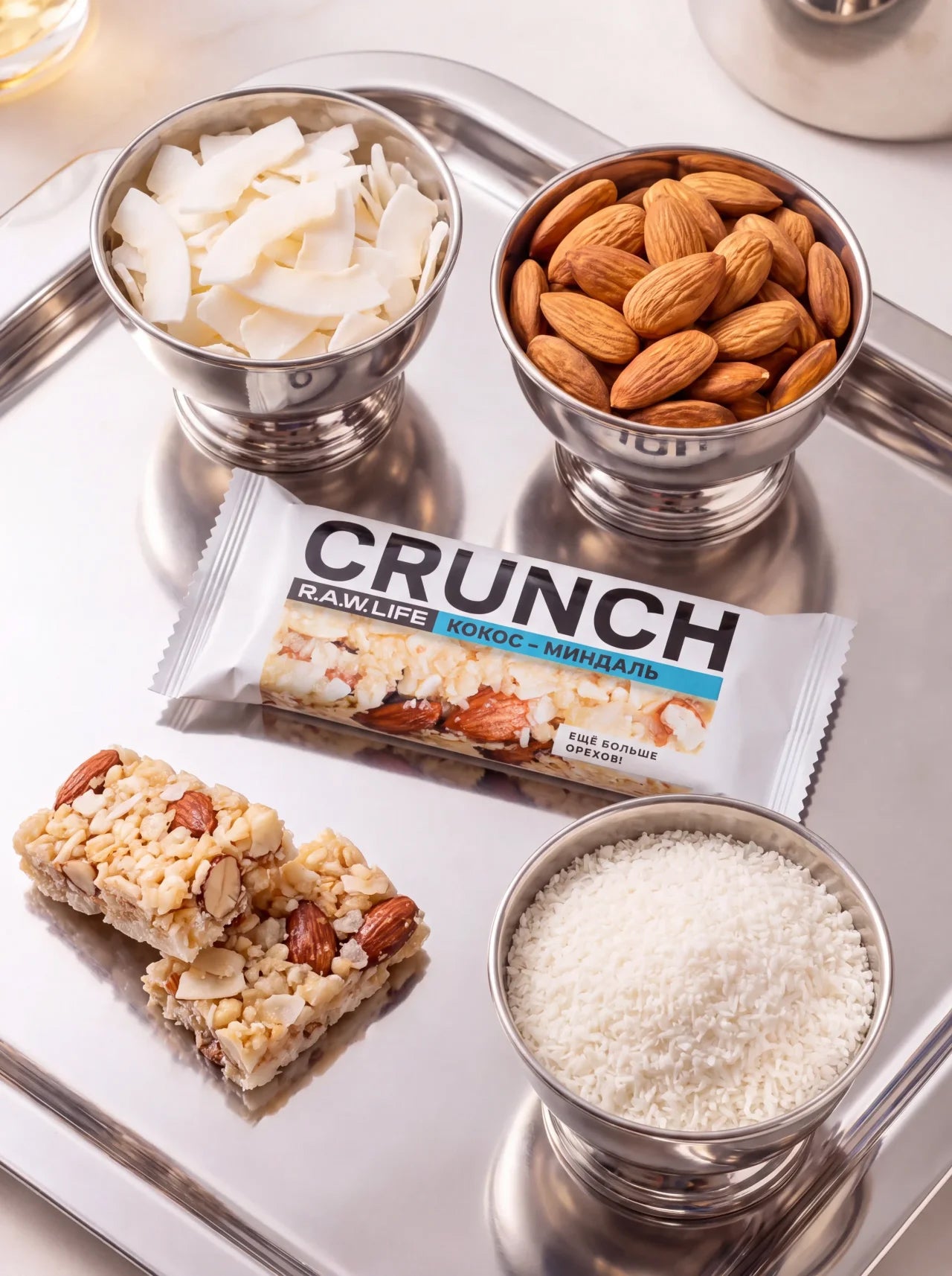 Ореховый батончик "Кокос-Миндаль" CRUNCH R.A.W. LIFE - 30 г